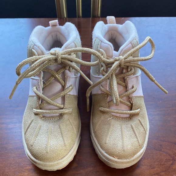 OskKosh B’Gosh Wistman Fashion Boot, Size 8 - Picture 3 of 5